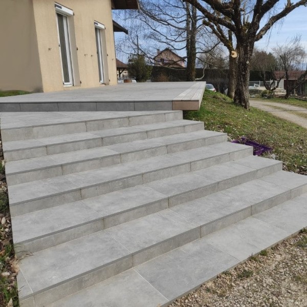 Plancher béton, escalier béton, terrasse béton et muret de clôture